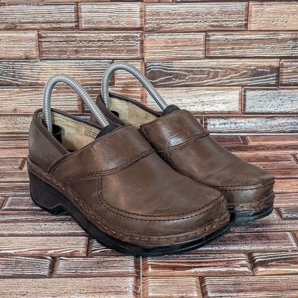 Klogs Shoes Klogs Slip Resistant Leather Clogs Womens 7 Poshmark